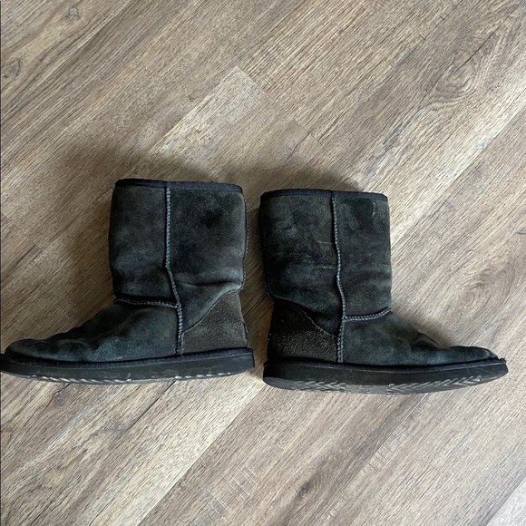 UGG Black Short Suede Shearling Boots - Picture 2 of 7